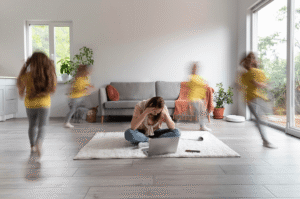 Burnout parental, Agotamiento extremo, Salud mental padres, Fatiga crónica, Cuidado del cuidador, Crecimiento personal, Estrés familiar