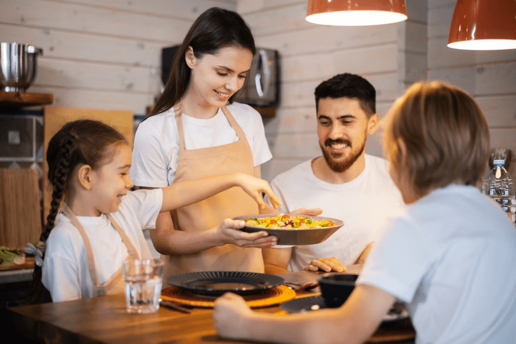 Cero pantallas en la mesa, Desconexión digital, Bienestar digital, Comunicación familiar, Crianza tecnológica, Comidas sin teléfono, Hábitos saludables hogar